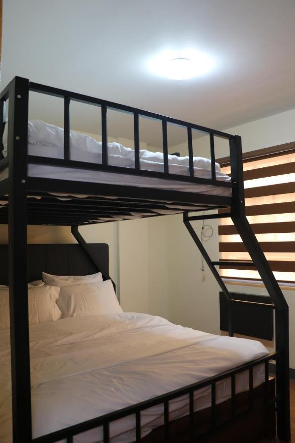 Anicia Guesthouse Rooms Paranaque City Exteriör bild