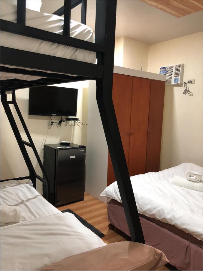 Anicia Guesthouse Rooms Paranaque City Exteriör bild