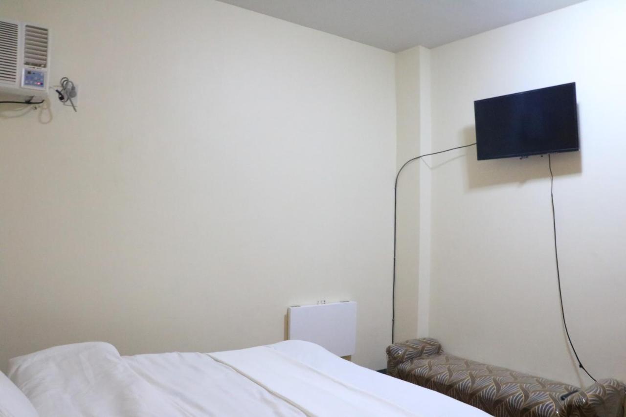 Anicia Guesthouse Rooms Paranaque City Exteriör bild