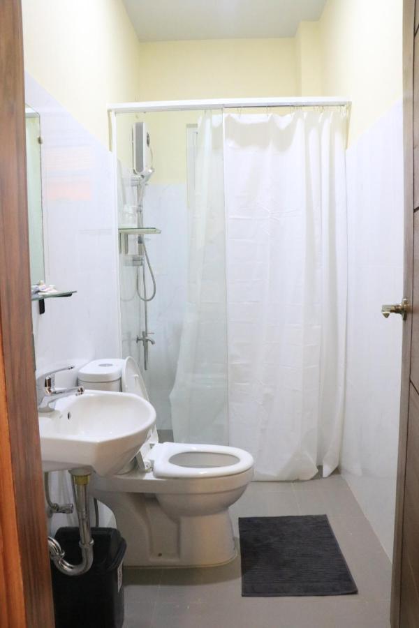 Anicia Guesthouse Rooms Paranaque City Exteriör bild